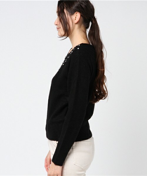 archives（アルシーヴ）の「パール付きプルオーバー（ニット/セーター・レディース・オフホワイト/ブラック/グレー・MEDIUM）」の5枚目の写真