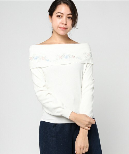 archives（アルシーヴ）の「オフタートル刺繍プルオーバー（ニット/セーター・レディース・オフホワイト/ブラック/ラベンダー・MEDIUM）」の2枚目の写真