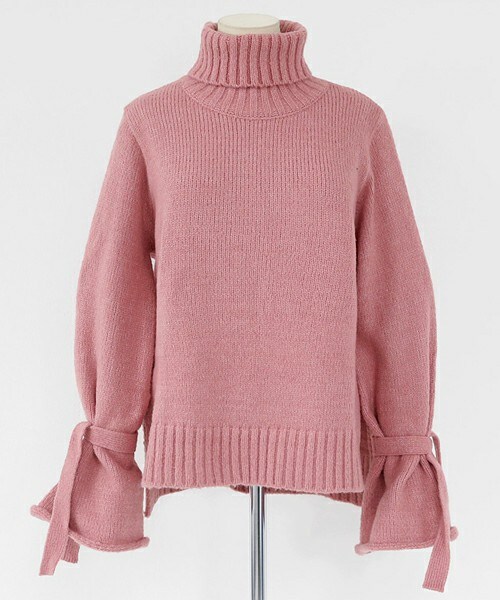 DHOLIC（ディーホリック）の「スリーブストラップタートルネックニットプルオーバー（ニット/セーター・レディース・アイボリー/ネイビー/ピンク・FREE）」の3枚目の写真