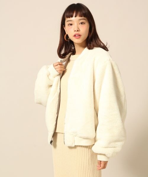 LOWRYS FARM(ローリーズファーム)の「★WEB先行予約アイテム★リバーシブルソデボリュームMA-1(ジャケット/アウター・ブラック/グレー/カーキ)」の9枚目の写真