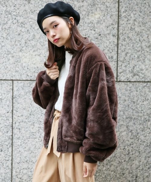 LOWRYS FARM(ローリーズファーム)の「★WEB先行予約アイテム★リバーシブルソデボリュームMA-1(ジャケット/アウター・ブラック/グレー/カーキ)」の7枚目の写真