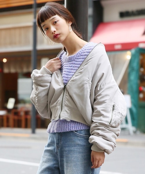 LOWRYS FARM(ローリーズファーム)の「★WEB先行予約アイテム★リバーシブルソデボリュームMA-1(ジャケット/アウター・ブラック/グレー/カーキ)」の2枚目の写真