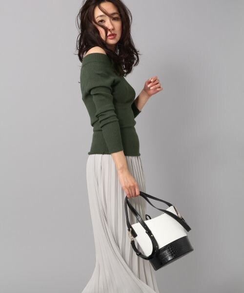 BLISS POINT(ブリスポイント)の「バケットバッグ(バッグ・ブラック/オレンジブラウン/グレージュ/バイカラー(ホワイト×ブラック))」の2枚目の写真