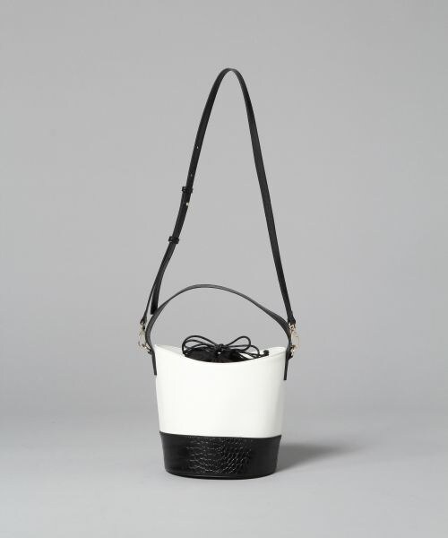 BLISS POINT(ブリスポイント)の「バケットバッグ(バッグ・ブラック/オレンジブラウン/グレージュ/バイカラー(ホワイト×ブラック))」の6枚目の写真