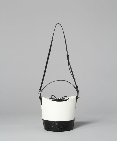 BLISS POINT(ブリスポイント)の「バケットバッグ(バッグ・ブラック/オレンジブラウン/グレージュ/バイカラー(ホワイト×ブラック))」の8枚目の写真