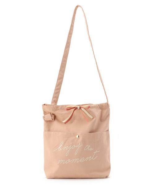 RAY CASSIN（レイカズン）の「刺繍入りキャンバスショルダーバッグ（バッグ・レディース・ブラック/ピンク/キナリ・FREE）」の2枚目の写真