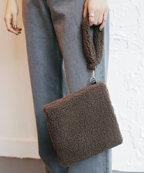 DHOLIC(ディーホリック)の「スクエアボアクラッチバッグ(クラッチバッグ・レディース・FREE)」の1枚目の写真