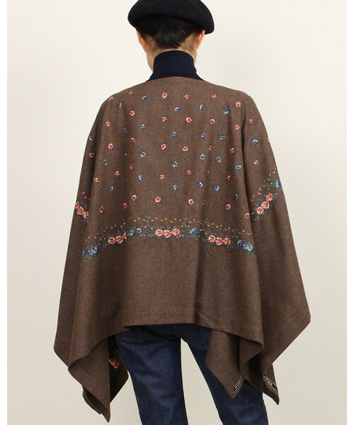 45R（フォーティファイブアール）の「ku・Ra・siバンダナ刺繍ポンチョ