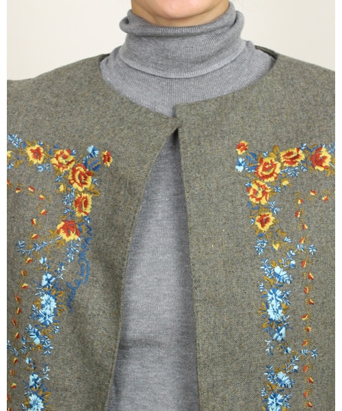 フォーティファイブアール ウール100% ニットポンチョ インディゴRロゴ刺繍 45R（フォーティファイブアール）の「ku・Ra・siバンダナ刺繍