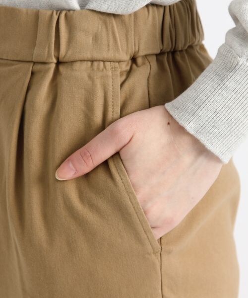 studio CLIP（スタディオクリップ）の「コットンレーヨン混ストレッチテーパードパンツ（パンツ・ブラック/カーキ/ベージュ/ネイビー）」の10枚目の写真