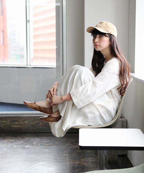 studio CLIP(スタディオクリップ)の「アソートカラーバレエシューズ(シューズ・シルバー/ブラック/ピンク/ブラウン/アイボリー)」の11枚目の写真