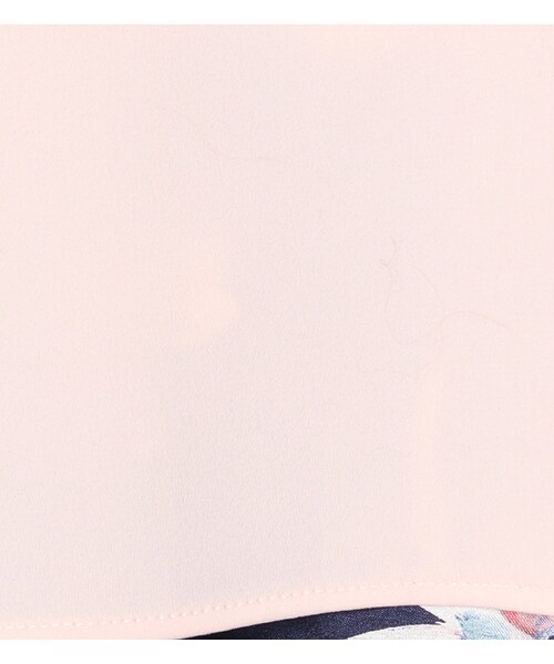 laboratory work（ラボラトリーワーク）の「ネックレス付きサテンボリューム袖ブラウス（トップス・レディース・オフホワイト/ピンクベージュ/ネイビー・M）」の12枚目の写真