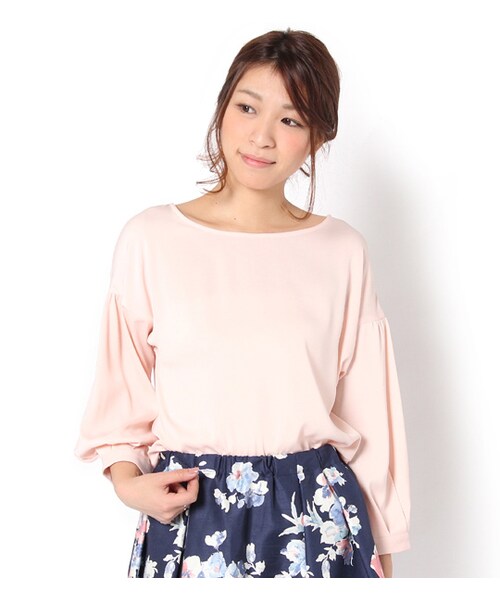 laboratory work（ラボラトリーワーク）の「ネックレス付きサテンボリューム袖ブラウス（トップス・レディース・オフホワイト/ピンクベージュ/ネイビー・M）」の14枚目の写真