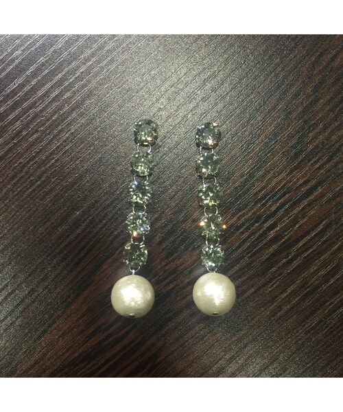 CHOUCHOU（チュチュ）の「スワロフスキーとコットンパールの連ピアス/イヤリング（ピアス（両耳用）・レディース・ブラック・Free）」の4枚目の写真