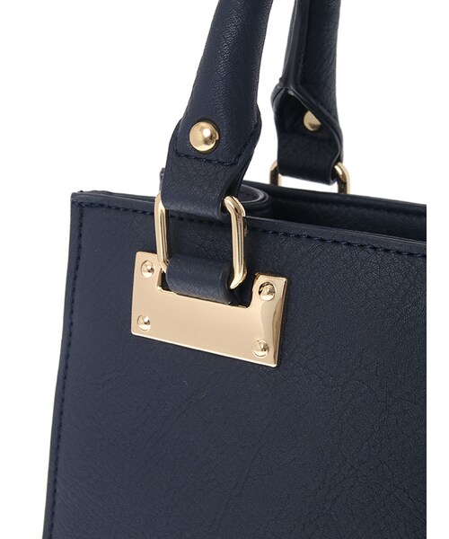 31 Sons de mode（トランテアン　ソン　ドゥ　モード）の「〔2017春 WEB先行販売〕≪新作≫スクエアフェイクレザーバッグ〔2way仕様〕（バッグ・レディース・グレー/ピンク/ネイビー/ホワイト・フリー）」の8枚目の写真