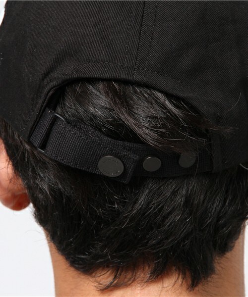 off white（オフホワイト）の「OFF WHITE 『DIAG SPRAY』キャップ（キャップ・メンズ・ブラック・FREE）」の4枚目の写真