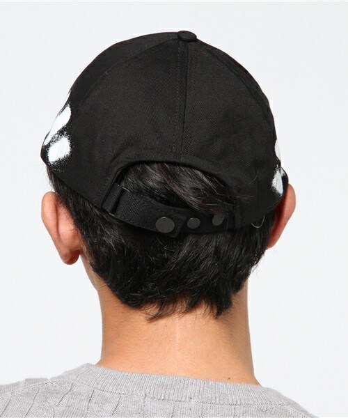 off white（オフホワイト）の「OFF WHITE 『DIAG SPRAY』キャップ（キャップ・メンズ・ブラック・FREE）」の3枚目の写真
