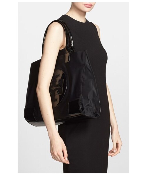 TORY BURCH（トリーバーチ）の「Tory Burch 'Ella' Nylon Tote - Black（トートバッグ・レディース・Black・One Size）」の4枚目の写真