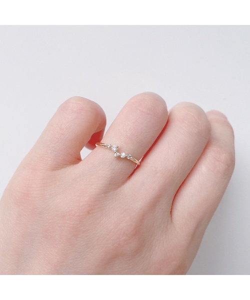 two ply（トゥープライ）の「トゥー プライ 394 Vシェイプ ダイヤモンド リング 0.1ct（リング・レディース・ゴールド・5号〜13号）」の4枚目の写真