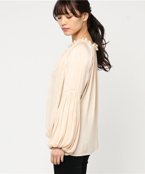 archives（アルシーヴ）の「2way袖ボリュームブラウス（シャツ/ブラウス・レディース・アイボリー/キャメル/ピンク・MEDIUM）」の5枚目の写真