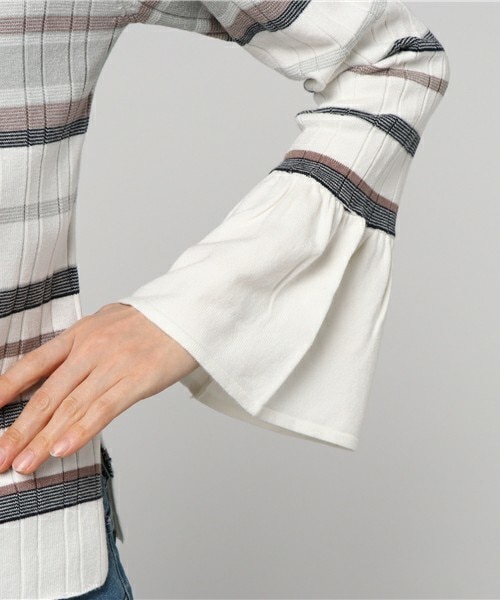 archives（アルシーヴ）の「マルチボーダー袖フレアプルオーバー（ニット/セーター・レディース・オフホワイト/ベージュ/ネイビー・MEDIUM）」の8枚目の写真