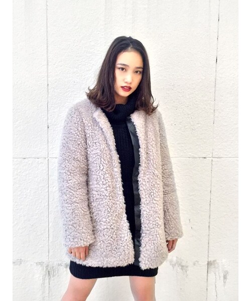 EMODA（エモダ）の「CURLY フェイクファーボリュームコート（ジャケット/アウター・レディース・グレー/ブラック/ネイビー・F）」の4枚目の写真