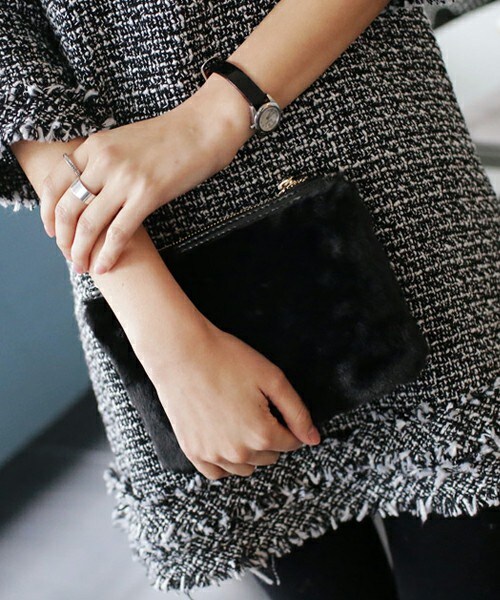 DHOLIC（ディーホリック）の「フェイクファーミニマル2WAYバッグ（ショルダーバッグ・レディース・FREE）」の2枚目の写真