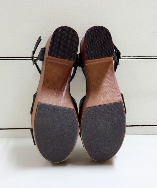 archives（アルシーヴ）の「【WEB限定予約】クロスベルトサンダル（サンダル・レディース・オフホワイト/ブラック/ピンク・MEDIUM/LARGE）」の11枚目の写真