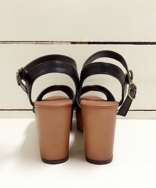 archives（アルシーヴ）の「【WEB限定予約】クロスベルトサンダル（サンダル・レディース・オフホワイト/ブラック/ピンク・MEDIUM/LARGE）」の10枚目の写真