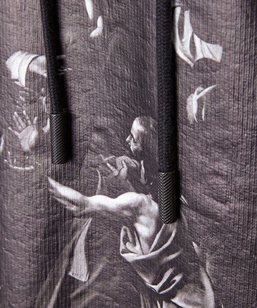 off white（オフホワイト）の「OFF WHITE 『DIAG CARAVAGGIO』プルオーバーパーカー（パーカー・メンズ・ブラック・SMALL/MEDIUM）」の8枚目の写真