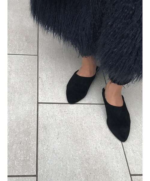 FLOVE（フローブ）の「スエード調バブーシュ（シューズ・レディース・グレー/ブラック/ピンク）」の4枚目の写真