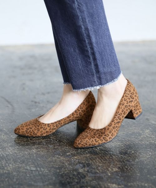 LEPSIM（レプシィム）の「ローチャンキーパンプス（シューズ・ブラック/グレージュ/ライトピンク/レオパード/ライトイエロー）」の3枚目の写真