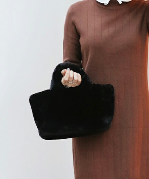 DHOLIC（ディーホリック）の「フェイクファーハンドバッグ（トートバッグ・レディース・FREE）」の2枚目の写真