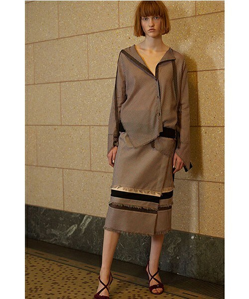 AKANE UTSUNOMIYA（アカネウツノミヤ）の「AKANE UTSUNOMIYA バックボタンシャツ（シャツ/ブラウス・レディース・ピンク・38）」の10枚目の写真