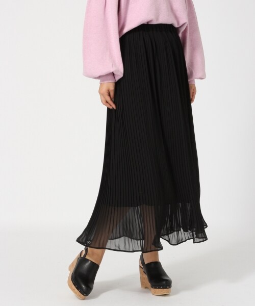 LOWRYS FARM（ローリーズファーム）の「★WEB先行予約アイテム★ラッフルヘムプリーツロングスカート（スカート・オフ/ブラック/グレー/レッド）」の2枚目の写真