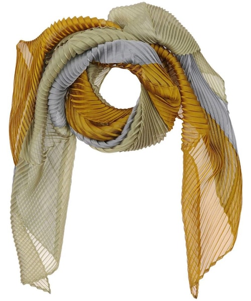 ISSEY MIYAKE（イッセイミヤケ）の「ISSEY MIYAKE CAULIFLOWER Stoles