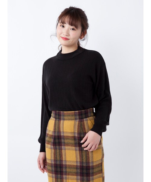 w closet(ダブルクローゼット)の「ワイドリブハイネックプルオーバー(トップス・レディース・ピンクベージュ/ラベンダー/サックス/ブラック・FREE)」の5枚目の写真