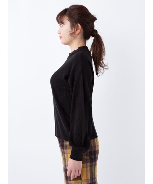 w closet(ダブルクローゼット)の「ワイドリブハイネックプルオーバー(トップス・レディース・ピンクベージュ/ラベンダー/サックス/ブラック・FREE)」の6枚目の写真