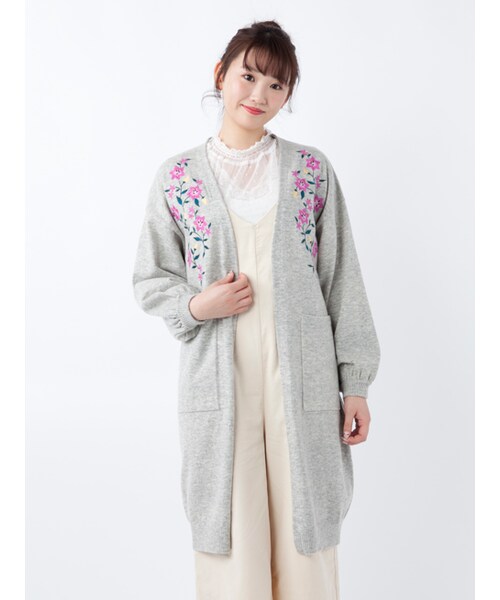 w closet（ダブルクローゼット）の「刺繍入りロングカーディガン（トップス・レディース・グレー/ピンク/ブラック・FREE）」の4枚目の写真