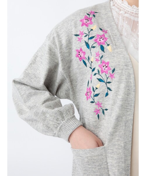 w closet（ダブルクローゼット）の「刺繍入りロングカーディガン（トップス・レディース・グレー/ピンク/ブラック・FREE）」の6枚目の写真