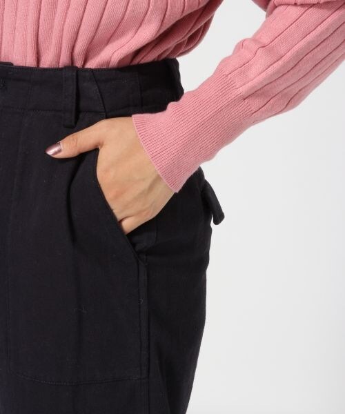 LOWRYS FARM（ローリーズファーム）の「ベーカーパンツ（パンツ・カーキ/ネイビー）」の7枚目の写真