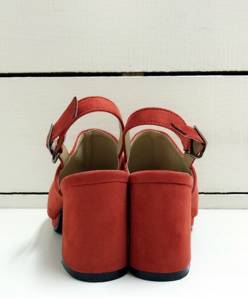 archives（アルシーヴ）の「【WEB限定予約】バックストラップサンダル（サンダル・レディース・アイボリー/ブラック/オレンジ・MEDIUM/LARGE）」の11枚目の写真