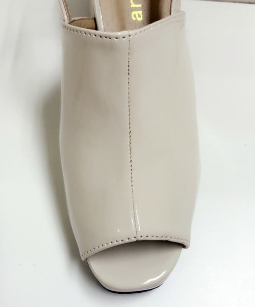 archives（アルシーヴ）の「【WEB限定予約】バックストラップサンダル（サンダル・レディース・アイボリー/ブラック/オレンジ・MEDIUM/LARGE）」の5枚目の写真