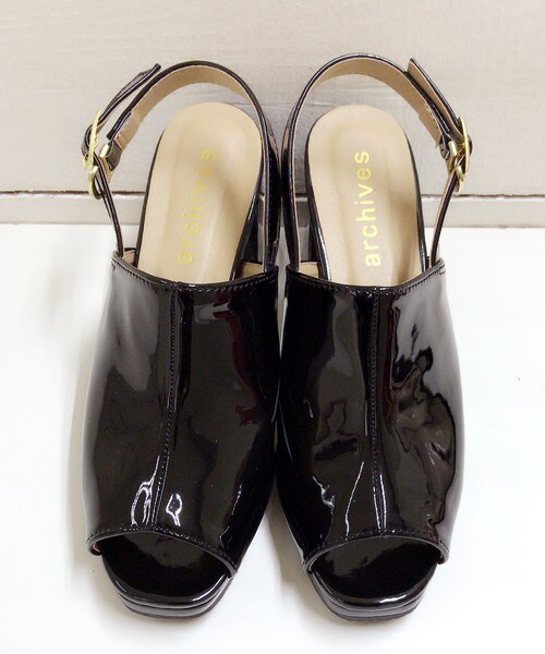 archives（アルシーヴ）の「【WEB限定予約】バックストラップサンダル（サンダル・レディース・アイボリー/ブラック/オレンジ・MEDIUM/LARGE）」の3枚目の写真