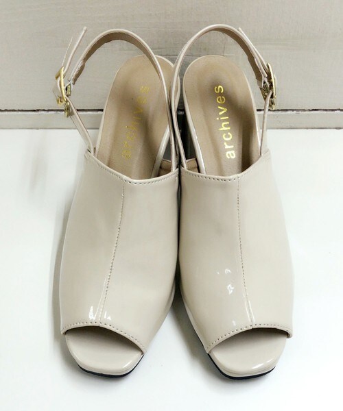 archives（アルシーヴ）の「【WEB限定予約】バックストラップサンダル（サンダル・レディース・アイボリー/ブラック/オレンジ・MEDIUM/LARGE）」の4枚目の写真