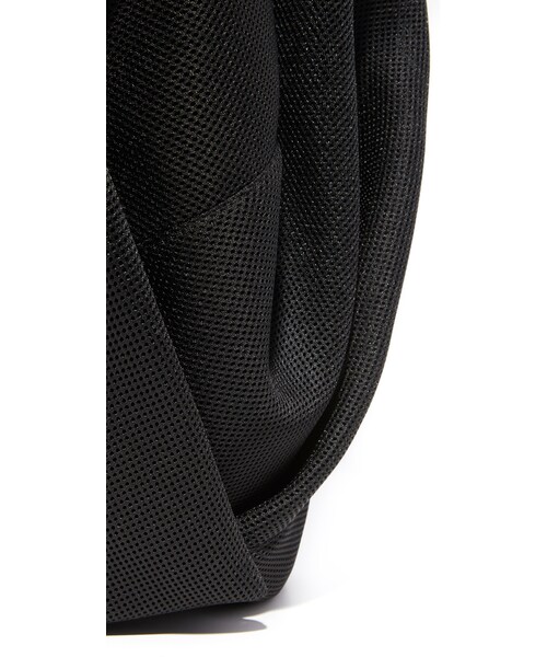 Maison Margiela(メゾンマルジェラ)の「MM6 Hobo Bag(バックパック/リュック・レディース・Black・One Size)」の5枚目の写真
