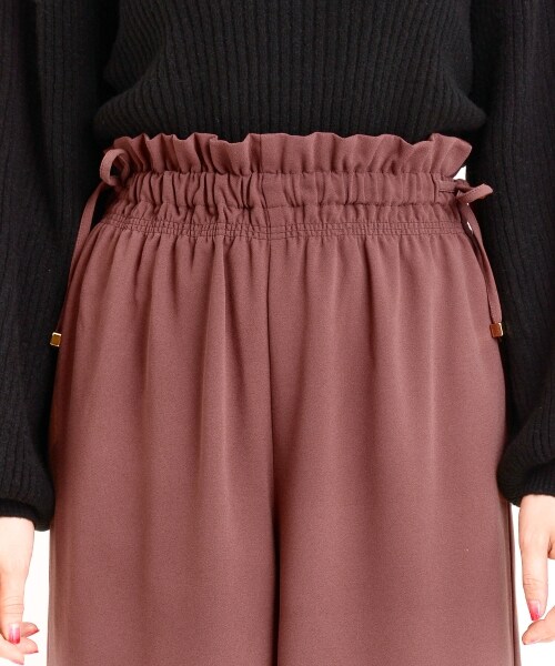 MAJESTIC LEGON（マジェスティックレゴン）の「脇リボンシャーリングワイドパンツ（パンツ・レディース・ブラウン柄/D/ピンク/キャメル/ブラック・S/M/L）」の11枚目の写真