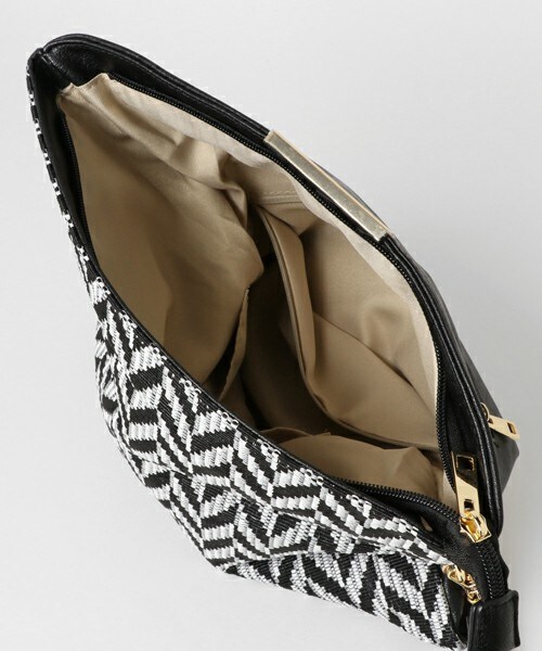 archives（アルシーヴ）の「カラーシート2wayショルダーバッグ（ショルダーバッグ・レディース・アイボリー/ブラック・MEDIUM）」の6枚目の写真