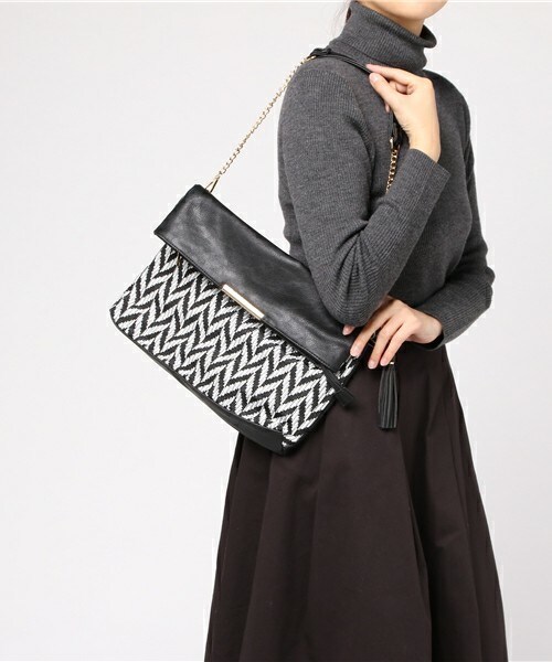 archives（アルシーヴ）の「カラーシート2wayショルダーバッグ（ショルダーバッグ・レディース・アイボリー/ブラック・MEDIUM）」の7枚目の写真