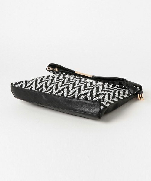 archives（アルシーヴ）の「カラーシート2wayショルダーバッグ（ショルダーバッグ・レディース・アイボリー/ブラック・MEDIUM）」の4枚目の写真